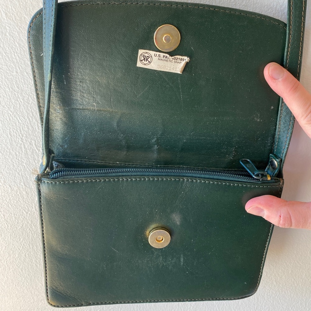BASS Vintage Green Leather Crossbody - Picture 11 of 11